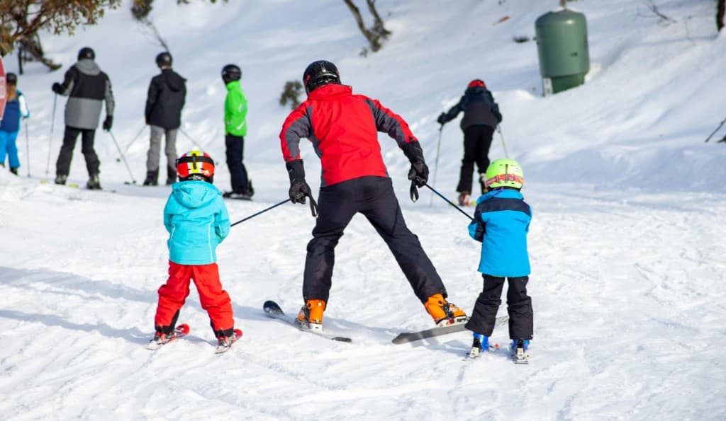Skifahren am Klínovec im Erzgebirge